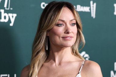 Balmain SS24 RTW giyen Olivia Wilde, 11 Kasım 2023 'te West Hollywood, Los Angeles, Kaliforniya, ABD' deki Pasifik Tasarım Merkezi 'nde Paul Mitchell tarafından sunulan 2023 Bebek Galasına ulaştı.. 