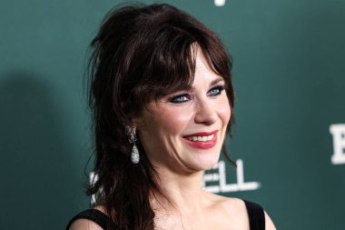 Zooey Deschanel, Paul Mitchell tarafından sunulan 2023 Bebek Galası 'na 11 Kasım 2023' te Batı Hollywood, Los Angeles, Kaliforniya, ABD 'deki Pasifik Tasarım Merkezi' nde ulaştı..