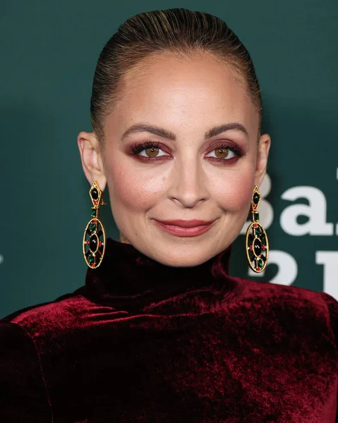 Nicole Richie, Paul Mitchell tarafından sunulan 2023 Bebek Galası 'na 11 Kasım 2023' te Batı Hollywood, Los Angeles, Kaliforniya, ABD 'de gerçekleştirilen Pasifik Tasarım Merkezi' nde ulaşır..