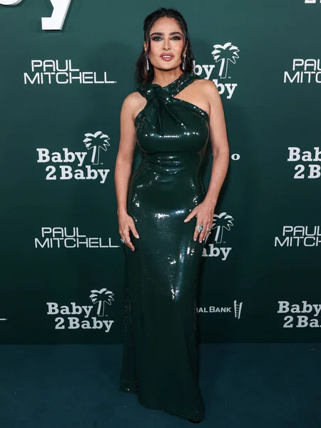 Salma Hayek Pinault, 11 Kasım 2023 'te Batı Hollywood, Los Angeles, Kaliforniya, ABD' de bulunan Pasifik Tasarım Merkezi 'nde Paul Mitchell tarafından sunulan 2023 Bebek Galası' na ulaşır..