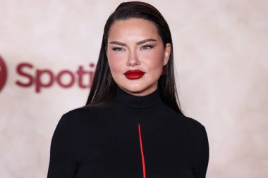 Brezilyalı model Adriana Lima, 13 Kasım 2023 'te Hollywood, Los Angeles, Kaliforniya' da düzenlenen 