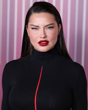 Brezilyalı model Adriana Lima, 13 Kasım 2023 'te Hollywood, Los Angeles, Kaliforniya' da düzenlenen 