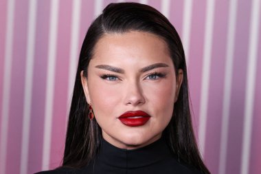 Brezilyalı model Adriana Lima, 13 Kasım 2023 'te Hollywood, Los Angeles, Kaliforniya' da düzenlenen 