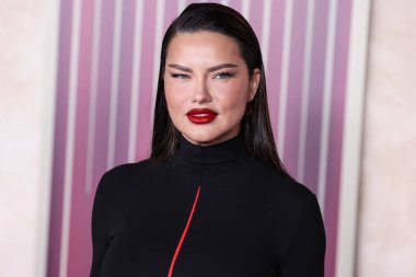 Brezilyalı model Adriana Lima, 13 Kasım 2023 'te Hollywood, Los Angeles, Kaliforniya' da düzenlenen 