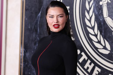 Brezilyalı model Adriana Lima, 13 Kasım 2023 'te Hollywood, Los Angeles, Kaliforniya' da düzenlenen 