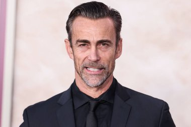 İsviçreli aktör, model ve dövüş sanatçısı Daniel Bernhardt, 13 Kasım 2023 'te Hollywood, Los Angeles' taki TCL Çin Tiyatrosu IMAX 'ta düzenlenen 