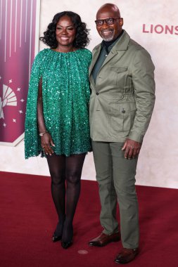 Viola Davis ve Julius Tennon, 13 Kasım 2023 'te Hollywood, Los Angeles, Kaliforniya' da bulunan TCL Çin Tiyatrosu IMAX 'te düzenlenen 
