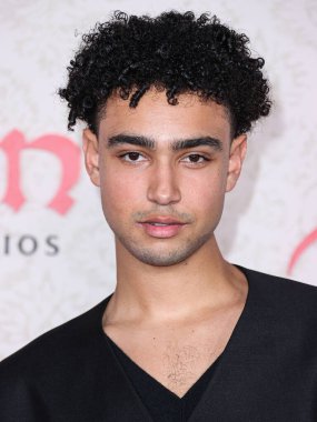 İngiliz aktör Archie Madekwe, 14 Kasım 2023 'te Ace Hotel' deki The Theatre at Ace Hotel 'de düzenlenen' Saltburn 'adlı Amazon MGM Stüdyolarının Los Angeles prömiyerine geldi.. 