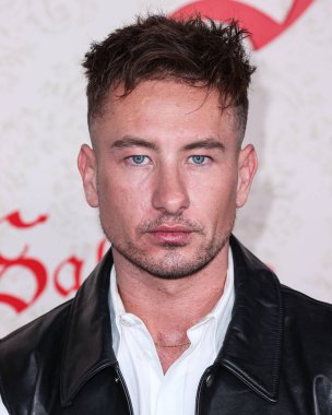 Givenchy 'yi giyen İrlandalı aktör Barry Keoghan, 14 Kasım 2023' te Los Angeles, Kaliforniya 'da bulunan Ace Hotel Tiyatrosu' nda düzenlenen Amazon MGM Stüdyolarının Los Angeles Premiere 'ine geldi..