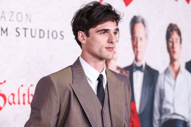 Givenchy giyimli Avustralyalı aktör Jacob Elordi, 14 Kasım 2023 'te Los Angeles, Kaliforniya' da bulunan Ace Hotel Tiyatrosu 'nda düzenlenen Amazon MGM Stüdyolarının Los Angeles Premiere' ine ulaştı..