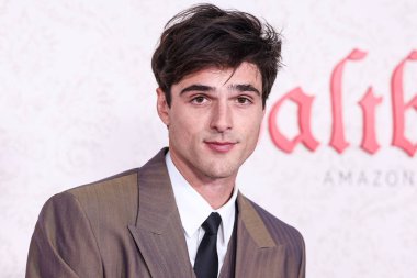 Givenchy giyimli Avustralyalı aktör Jacob Elordi, 14 Kasım 2023 'te Los Angeles, Kaliforniya' da bulunan Ace Hotel Tiyatrosu 'nda düzenlenen Amazon MGM Stüdyolarının Los Angeles Premiere' ine ulaştı..
