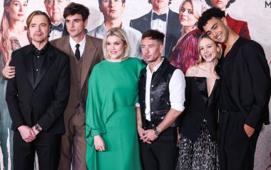 Paul Rhys, Jacob Elordi, Emerald Fennell, Barry Keoghan, Carey Mulligan ve Archie Madekwe 14 Kasım 2023 'te Los Angeles' taki Ace Hotel 'deki The Theatre' da düzenlenen Amazon MGM Saltburn 'ün Los Angeles galasına geldiler.