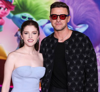 Anna Kendrick ve Justin Timberlake, 15 Kasım 2023 'te Hollywood, Los Angeles, Kaliforniya, ABD' de bulunan TCL Çin Tiyatrosu IMAX 'te düzenlenen DreamWorks Animasyon ve Universal Pictures' Troll Band 'in Los Angeles Özel Gösterimi' ne geldiler.