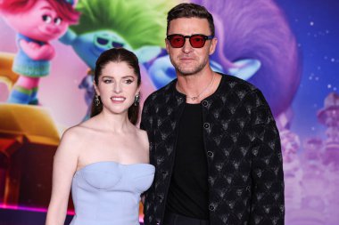 Anna Kendrick ve Justin Timberlake, 15 Kasım 2023 'te Hollywood, Los Angeles, Kaliforniya, ABD' de bulunan TCL Çin Tiyatrosu IMAX 'te düzenlenen DreamWorks Animasyon ve Universal Pictures' Troll Band 'in Los Angeles Özel Gösterimi' ne geldiler.