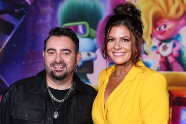 Chris Kirkpatrick ve Karly Skladany, 15 Kasım 2023 'te Hollywood, Los Angeles, Kaliforniya, ABD' de bulunan TCL Çin Tiyatrosu IMAX 'ta düzenlenen DreamWorks Animasyon ve Evrensel Film Grubu' nun Los Angeles Özel Gösterimi 'ne geldiler.