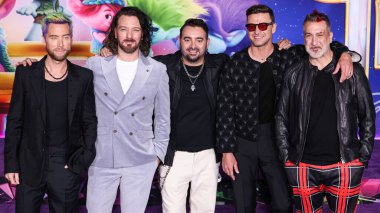 Lance Bass, JC Chasez, Chris Kirkpatrick, Justin Timberlake, Joey Fatone * NSYNC DreamWorks Animasyon ve Universal Pictures 'Troll Band' in gösterimine 15 Kasım 'da Hollywood, LA, California, ABD' deki TCL Çin Tiyatrosu 'nda geldi. 