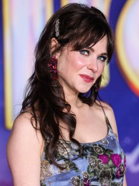 Amerikalı aktris Zooey Deschanel, 15 Kasım 2023 'te Hollywood, Los Angeles, Kaliforniya, ABD' deki TCL Çin Tiyatrosu IMAX 'ta düzenlenen DreamWorks Animasyon ve Universal Pictures' Troll Band 'in Los Angeles Özel Gösterimi' ne geldi.