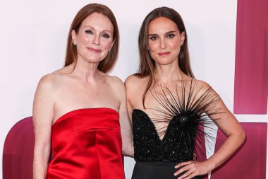 Julianne Moore ve Natalie Portman, Netflix 'in 16 Kasım 2023 tarihinde Los Angeles, Kaliforniya, ABD' deki Akademi Sinema Müzesi 'nde gerçekleştirdiği' Mayıs 'ın Los Angeles galasına geldiler.. 