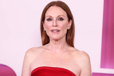 Prada elbisesi giyen Amerikalı aktris Julianne Moore, Netflix 'in 16 Kasım 2023' te ABD 'nin Kaliforniya eyaletinin Los Angeles kentindeki Akademi Sinema Müzesi' nde düzenlenen 'Mayıs' filminin Los Angeles Premiere 'ine geldi.. 