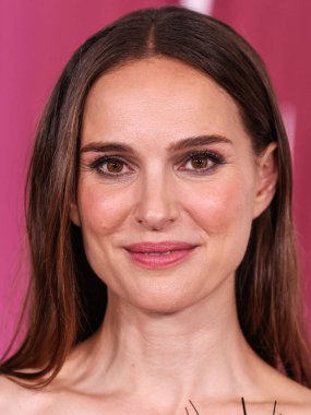 Schiaparelli elbisesi giyen İsrailli-Amerikalı aktris Natalie Portman, Netflix 'in 16 Kasım 2023' te Los Angeles, Kaliforniya, ABD 'deki Akademi Sinema Müzesi' nde düzenlenen 'Mayıs ayının' galasına geldi.. 