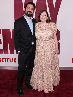 Alex Mechanik ve Samy Burch, Netflix 'in 16 Kasım 2023 tarihinde Los Angeles, Kaliforniya, ABD' deki Akademi Sinema Müzesi 'nde gerçekleştirdiği' Mayıs ayının 'Los Angeles galasına geldiler..