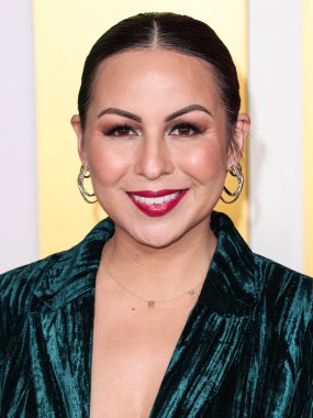 Amerikalı aktris, komedyen ve eski NFL amigo lideri Anjelah Johnson-Reyes, 28 Kasım 2023 'te Westwood, Los Angeles, Kaliforniya' daki Regency Village Tiyatrosu 'nda düzenlenen Amazon Prime Video' un 'Candy Cane Lane' in dünya prömiyerine geldi.