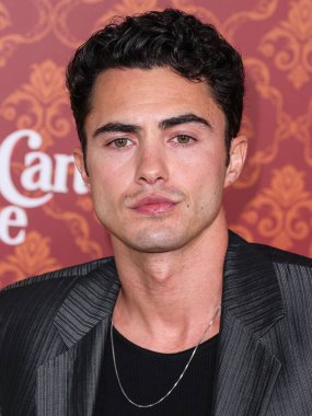 Amerikalı aktör Darren Barnet, 28 Kasım 2023 'te Westwood, Los Angeles, Kaliforniya, ABD' deki Regency Village Theatre 'da düzenlenen Amazon Prime Video' nun 'Candy Cane Lane' in dünya prömiyerine geldi.. 