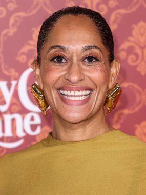 Brandon Maxwell kıyafeti giyen Amerikalı aktris Tracee Ellis Ross, 28 Kasım 2023 'te Westwood, Los Angeles, Kaliforniya, ABD' deki Regency Village Theatre 'da düzenlenen Amazon Prime Video' nun 'Candy Cane Lane' in dünya prömiyerine geldi..