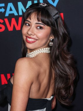 Amerikalı aktris Xochitl Gomez, Netflix 'in' Aile Düğmesi 'nin Los Angeles Premiere' ine 29 Kasım 2023 'te ABD' nin Los Angeles, Kaliforniya 'daki The Grove 14' te geldi.. 