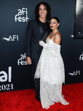 Vanessa Hudgens Cole Tucker ile evlenir. 34 yaşındaki 'High School Musical' mezunu ve nişanlısı profesyonel beyzbol oyuncusu Cole Tucker 2 Aralık 2023 Cumartesi günü Tulum, Meksika 'da 