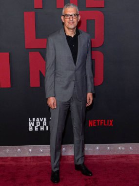 Amerikalı film ve televizyon yapımcısı, yönetmen ve senarist Sam Esmail, Netflix 'in 4 Aralık 2023' te New York, New York, ABD 'deki The Paris Theater' da düzenlenen 