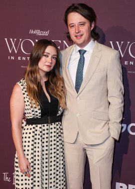Amerikalı aktris Billie Lourd ve kocası Austen Rydell, 7 Aralık 2023 'te Beverly Hills Oteli' nde Lifetime tarafından sunulan Hollywood Reporter 's Women in Entertainment Gala 2023' e geldiler.