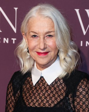 Gucci giyen İngiliz aktris Helen Mirren, Lifetime tarafından 7 Aralık 2023 'te Beverly Hills Hotel' de düzenlenen Hollywood Reporter 's Women In Entertainment Gala 2023' e geldi..