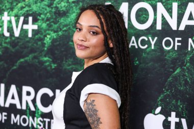 Amerikalı aktris Kiersey Clemons, 8 Aralık 2023 'te Beverly Hills' teki Londra Batı Hollywood 'da Los Angeles, Los Angeles, Kaliforniya, ABD' de düzenlenen Canavarların Mirası 1.
