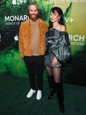 Wyatt Russell ve Mari Yamamoto, 8 Aralık 2023 'te Beverly Hills' teki Londra Batı Hollywood 'da düzenlenen Canavarların Mirası 1. Sezon' da Los Angeles, Los Angeles, Kaliforniya, ABD
