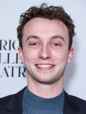 Cy Doherty, 11 Aralık 2023 'te Beverly Hilton Hotel' de düzenlenen Amerikan Bale Tiyatrosu 'nun Holiday Benefit 2023' e geldi..