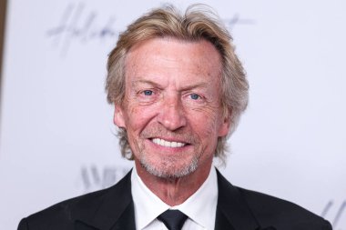 Nigel Lythgoe, 11 Aralık 2023 'te Beverly Hilton Hotel' de düzenlenen Amerikan Bale Tiyatrosu 'nun Holiday Benefit 2023' e geldi..