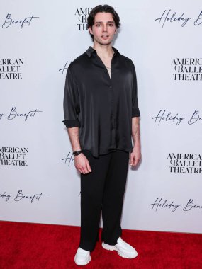 Patrick Frenette, 11 Aralık 2023 'te Beverly Hilton Oteli' nde düzenlenen Amerikan Bale Tiyatrosu 'nun 2023 sayılı Yardım Gecesi' ne geldi..