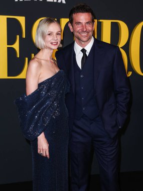 Carey Mulligan, Amerikalı aktör ve film yapımcısı Bradley Cooper 12 Aralık 2023 'te Los Angeles, Kaliforniya, ABD' de bulunan Akademi Sinema Müzesi 'nde' Maestro 'da düzenlendi..