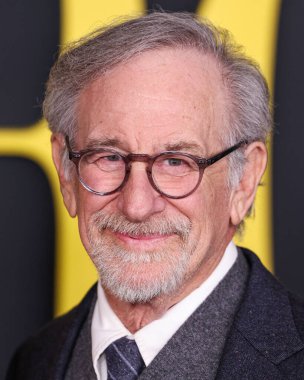 Amerikalı film yönetmeni, yapımcı ve senarist Steven Spielberg, 12 Aralık 2023 tarihinde Los Angeles, Kaliforniya, ABD 'de bulunan Akademi Sinema Müzesi' nde düzenlenen Netflix 'in' Maestro 'sunun Los Angeles özel gösterimine geldi.. 