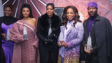 Danielle Brooks, Taraji P. Henson, Fantasia Barrino, Oprah Winfrey ve Blitz Bazawule, Oprah Winfrey ve Warner Bros. 'un Oyuncuları' The Color Purple 'Light the Empire State Building PURPLE, 12 Aralık 2023' te gösterime girecek.