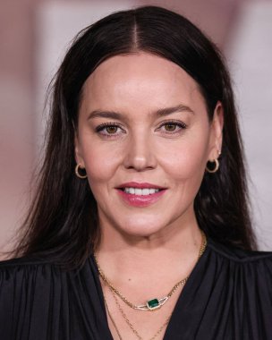 Avustralyalı aktris ve müzisyen Abbie Cornish, Netflix 'in 