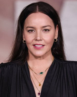 Avustralyalı aktris ve müzisyen Abbie Cornish, Netflix 'in 