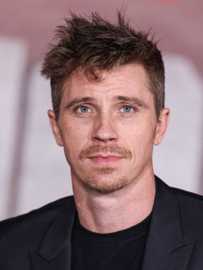 Amerikalı aktör ve müzisyen Garrett Hedlund, Netflix 'in 