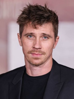 Amerikalı aktör ve müzisyen Garrett Hedlund, Netflix 'in 
