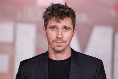Amerikalı aktör ve müzisyen Garrett Hedlund, Netflix 'in 