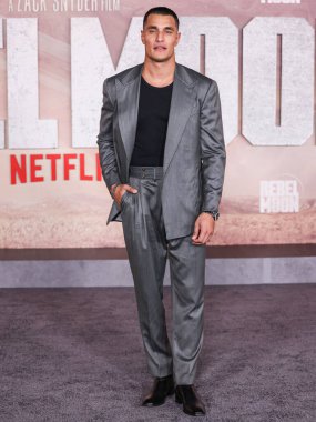 İngiliz aktör ve şarkıcı Staz Nair 13 Aralık 2023 'te Hollywood, Los Angeles, Kaliforniya, ABD' de bulunan TCL Çin Tiyatrosu IMAX 'te düzenlenen Netflix' in 