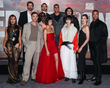 Ünlüler 13 Aralık 2023 'te Hollywood, Los Angeles, Kaliforniya, ABD' deki TCL Çin Tiyatrosu IMAX 'te düzenlenen Netflix' in 'Rebel Moon - Bölüm Bir: Ateşin Çocuğu' adlı filminin Los Angeles galasına geldiler.. 