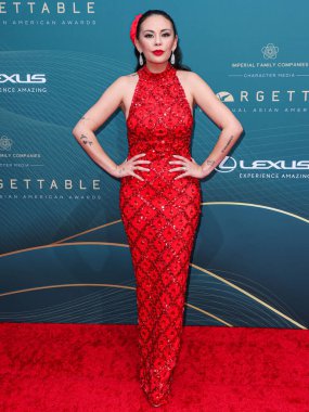 Amerikalı aktris ve şarkıcı Janel Parrish, 16 Aralık 2023 'te Beverly Hilton Hotel' de düzenlenen 21. Geleneksel Unutulmaz Asya Amerikan Ödülleri 'ne geliyor..