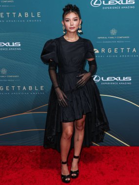 Kanadalı-Amerikalı aktris ve söz yazarı Kiawentiio Tarbell, 16 Aralık 2023 'te Beverly Hilton Hotel' de düzenlenen 21. Unutulmaz Asya Amerikan Ödülleri 'ne geldi.. 